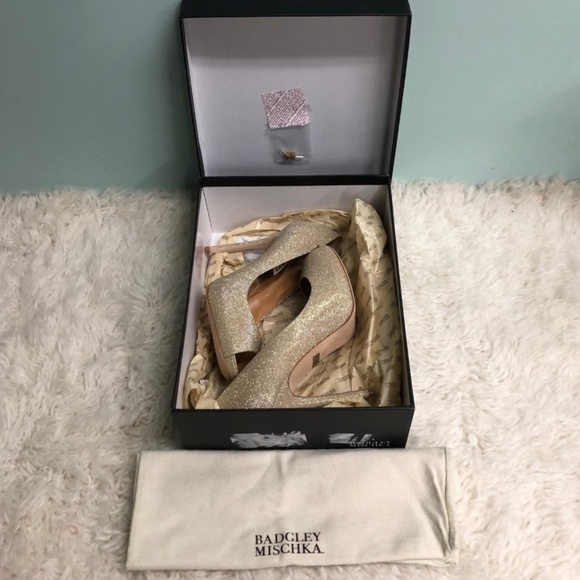 Badgley Mischka | Women's Ponderosa High Heels | Gold | Size 7.5 - Picture 4 of 5